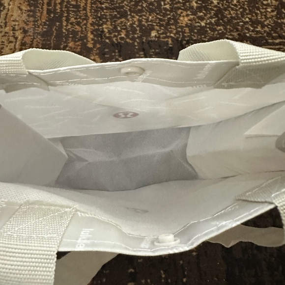 Lululemon limited edition white ombré tote bag - Picture 2 of 3